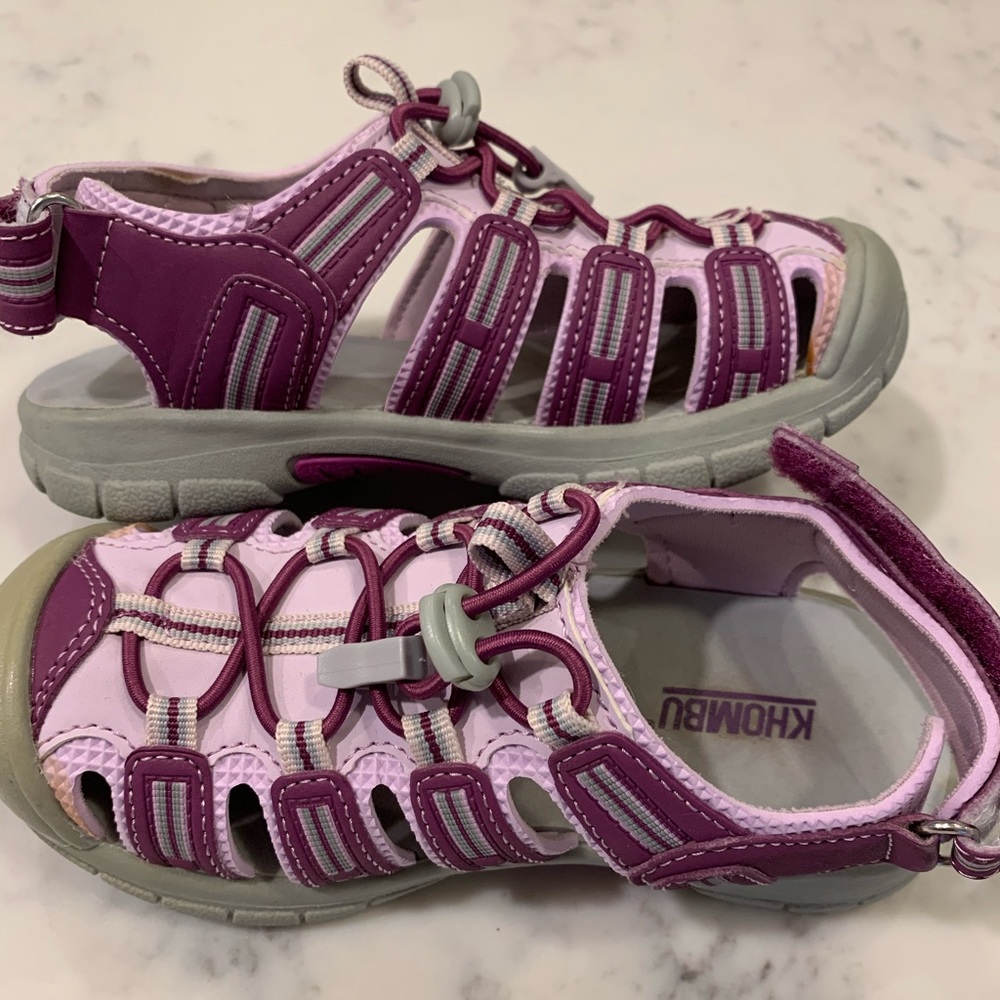 Khombu girls sandals size 12